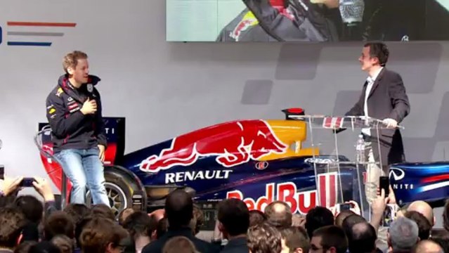 Sebastian Vettel teste le Renault Twizy