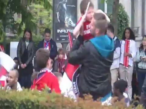 PSG émeutes - Les casseurs du PSG débarquent au Trocadéro(18h00