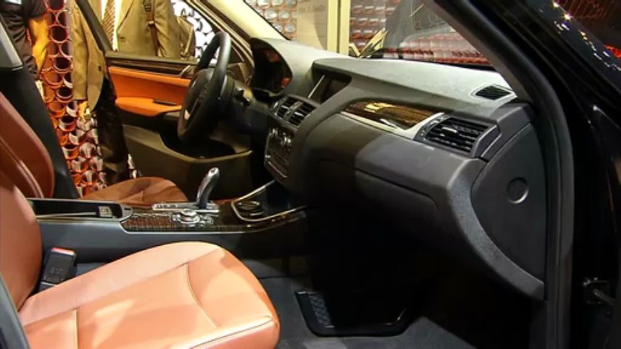 BMW X3 en direct du Mondial de Paris 2010