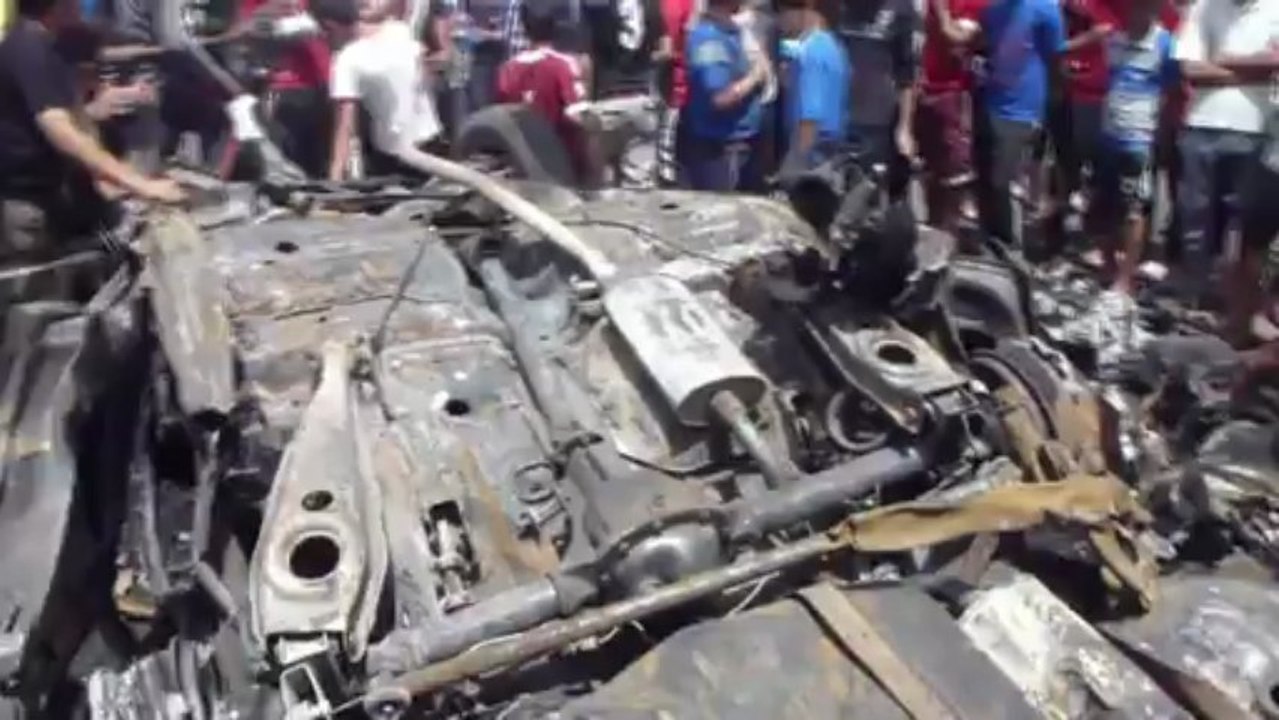 Baghdad car bomb kills many, PM blames sectarianism