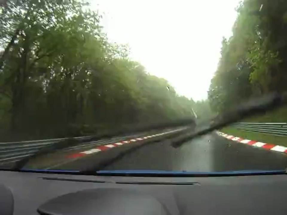 Nurburgring: Clio 3 RS sous la pluie