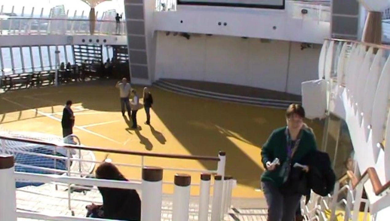 AIDAstella Hafen Reisebüro Fella  AIDAstella