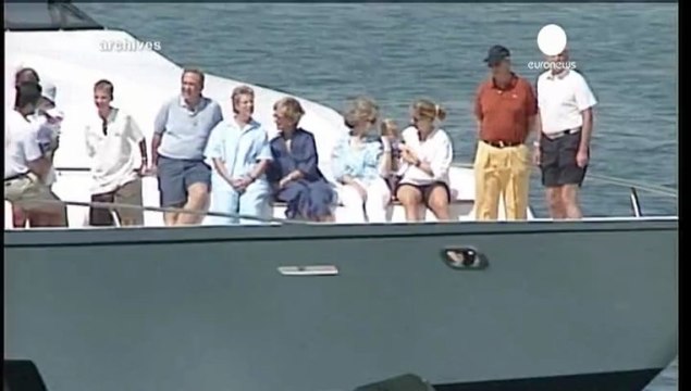 King of Spain gives up luxury yacht