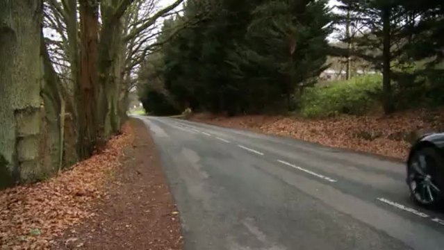 Mercedes SLS AMG Roadster VS Aston Martin Virage Volante