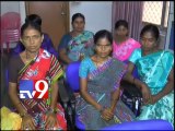 Siricilla Gulf victims receive 15 lakhs - Tv9 Effect
