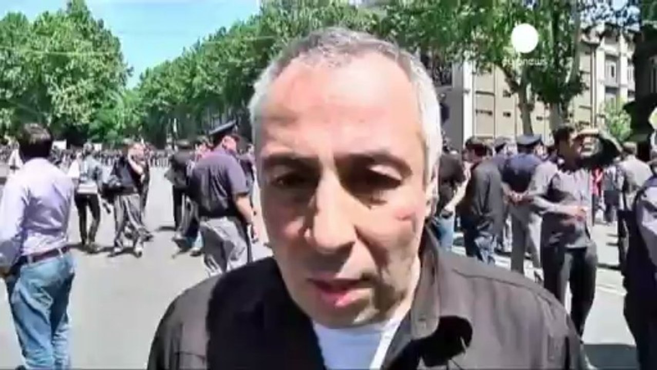 Des défenseurs des droits des homosexuels pris pour...