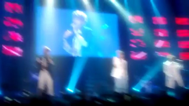 130517 Phantom's First Concert - 몸만와