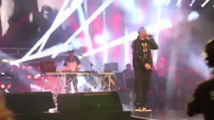 Fabri Fibra Streeting in Milano #RadioItaliaLive