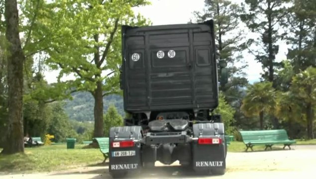 LES W-D.D. MICHOU NEWS - 17 MAI 2013 - G.P. AUTO MODERNE DE PAU : INSTALLATION DES STANDS AU PARC BEAUMONT.