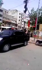 NA 250 Karachi - PTI Workers Handeling Ballot boxes under Protection of Rangers