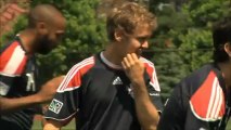 Sebastian Vettel joue au foot avec Thierry Henry