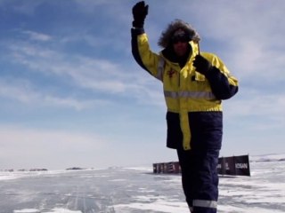 Nissan GT-R au lac Baïkal