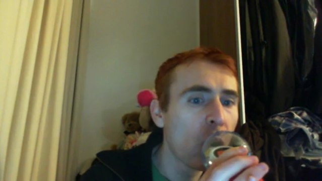 Wiwi égratigne cracheur de flammes de Kalash l'Afro