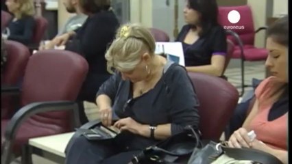 El fondo de rescate griego intentará vender dos bancos