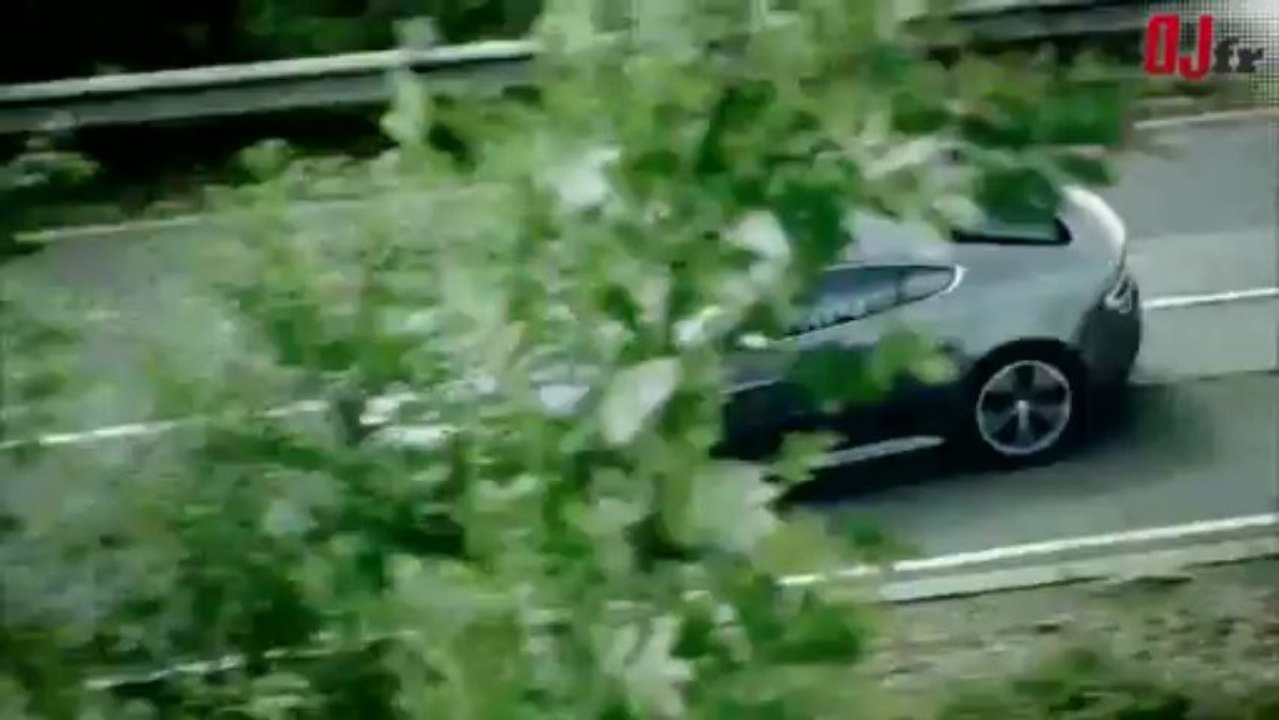 Aston Martin Vantage V12