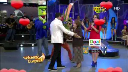 La mamá de Ernesto Chavana lo sorprende en vivo