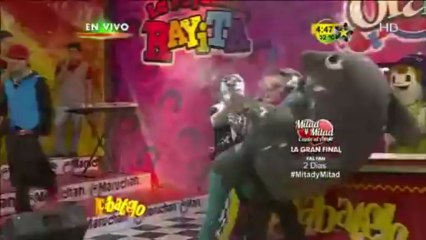 ¡Guerra de espuma! Said vs El Delfín