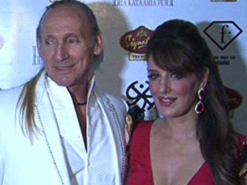 Fashion Designer Pria Kataria Puri celebrates 16 Years in FASHION