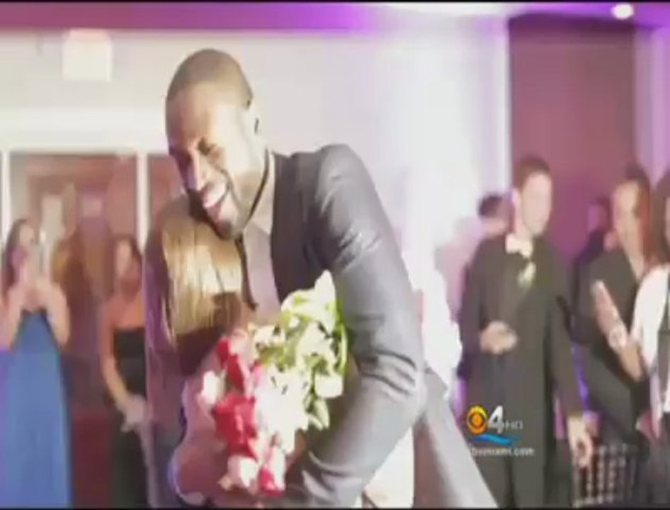 Dwyane Wade s'invite à un bal de fin d'année