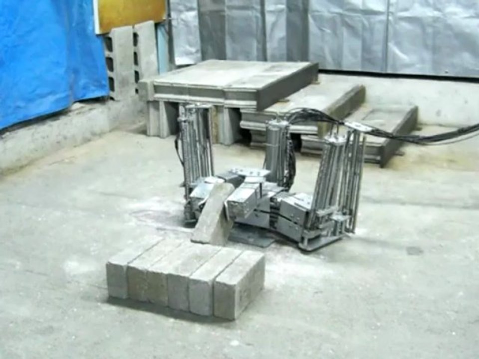 水圧軟体筋肉ロボット：P43：三足歩行：ハンド：サンポート