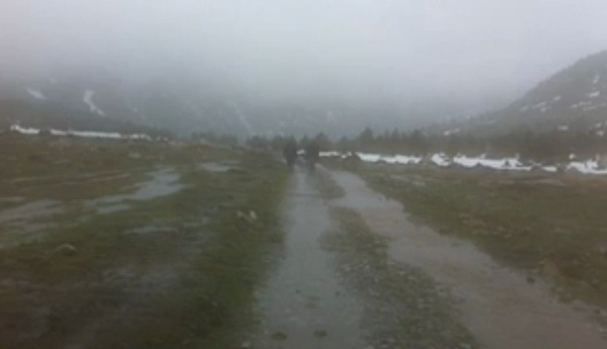Il pleut sur la route !