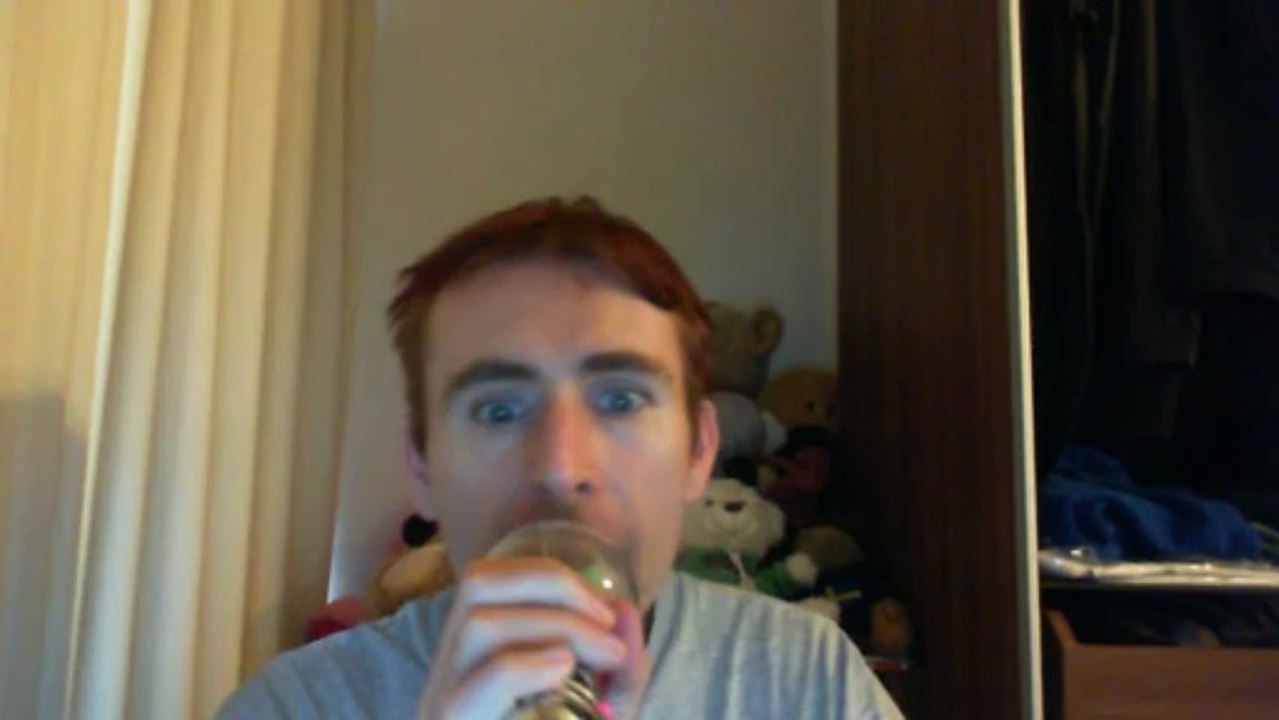 Wiwi égratigne "regarde le monde" d'Arsenik