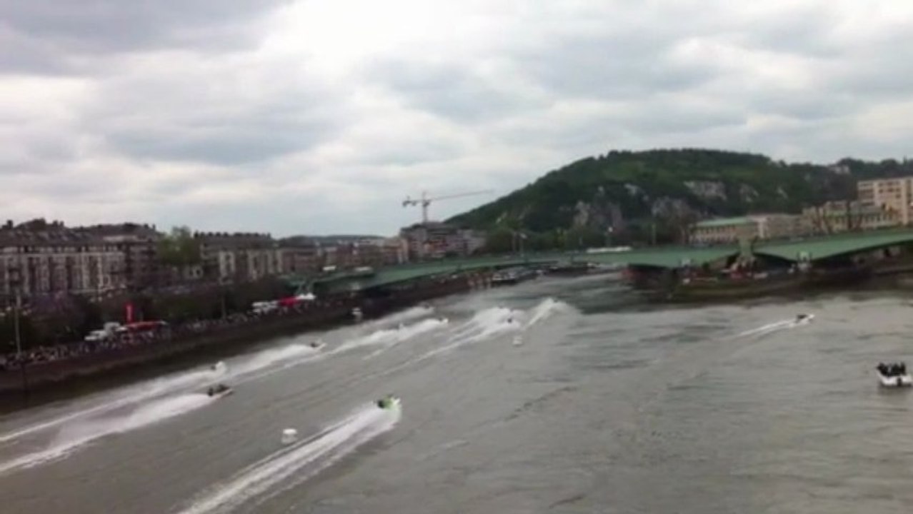 Rouen :  le départ des 24 heures motonautiques