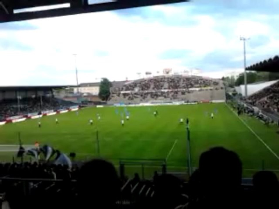 MATCH DE FOOT ANGERS/TOURS TRIBUNE COUBERTIN AMBIANCE (Dernière journée à domicile)