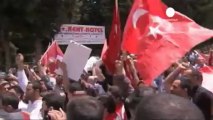 Protestors and police clash in Turkey-Syria border town