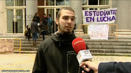 Continúa el encierro en el Rectorado de la UCM