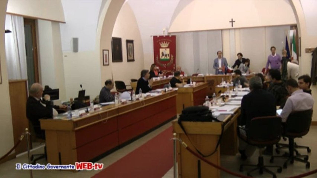 Consiglio comunale 13 maggio 2013 Punto 3 variazione piano urbanistico commerciale votazione