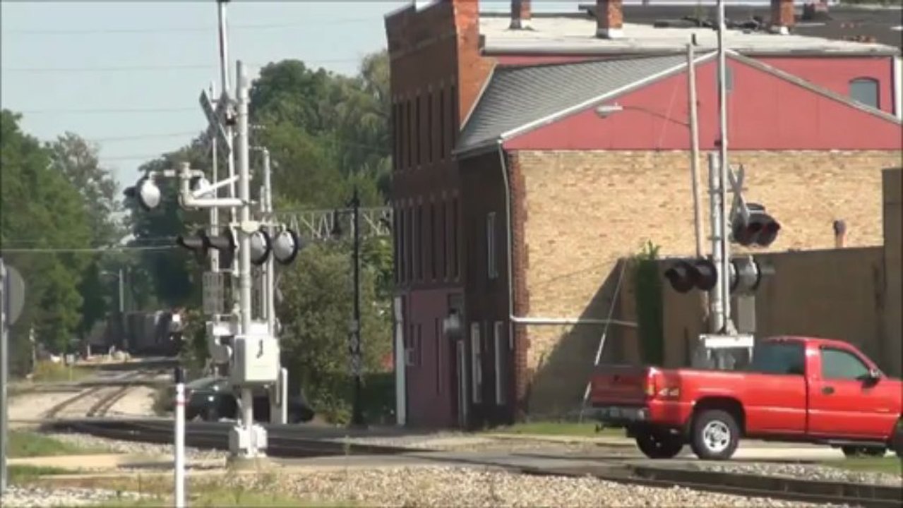 Norfolk Southern High Hood GP38-2's