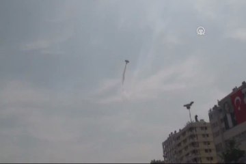 Adana'da gösteri uçağı düştü