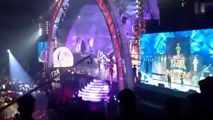 #SRK @iamsrk Entry at 7th Annual #VijayAwards 2013