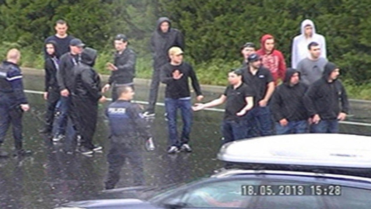 Les images de la rixe entre supporters de Marseille et Lyon