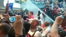 L'accueil des supporters à l'aéroport de Toulon-Hyères