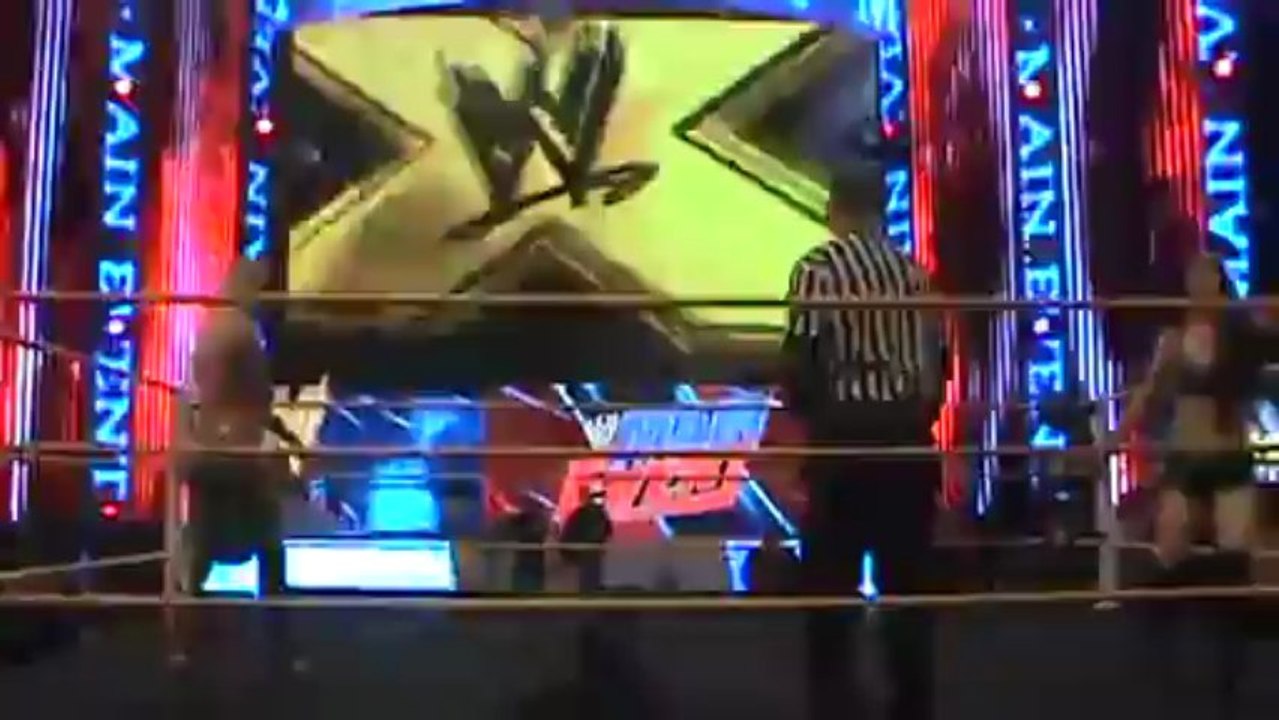 Paige vs Summer Rae WWE Wrestlemania Axxess NXT