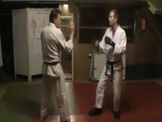 (mae ashi) mae geri : réaction sur feinte (ushiro)