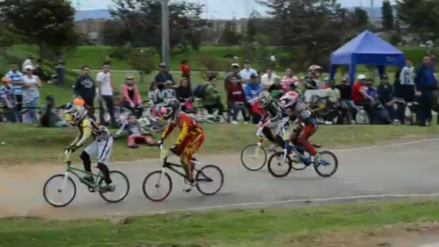 bmxinternationalteam.com Living Colombian bmx