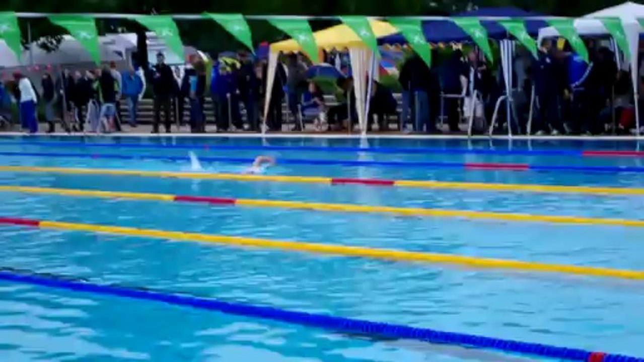 4 x 100 vrij Dames Pinsterkamp 2013