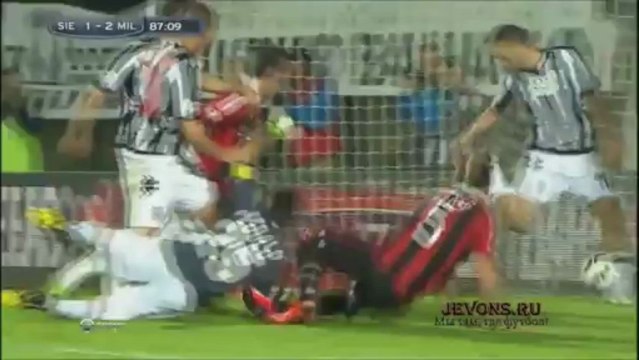 Сиена 1-2 Милан 38-й тур 2012/13