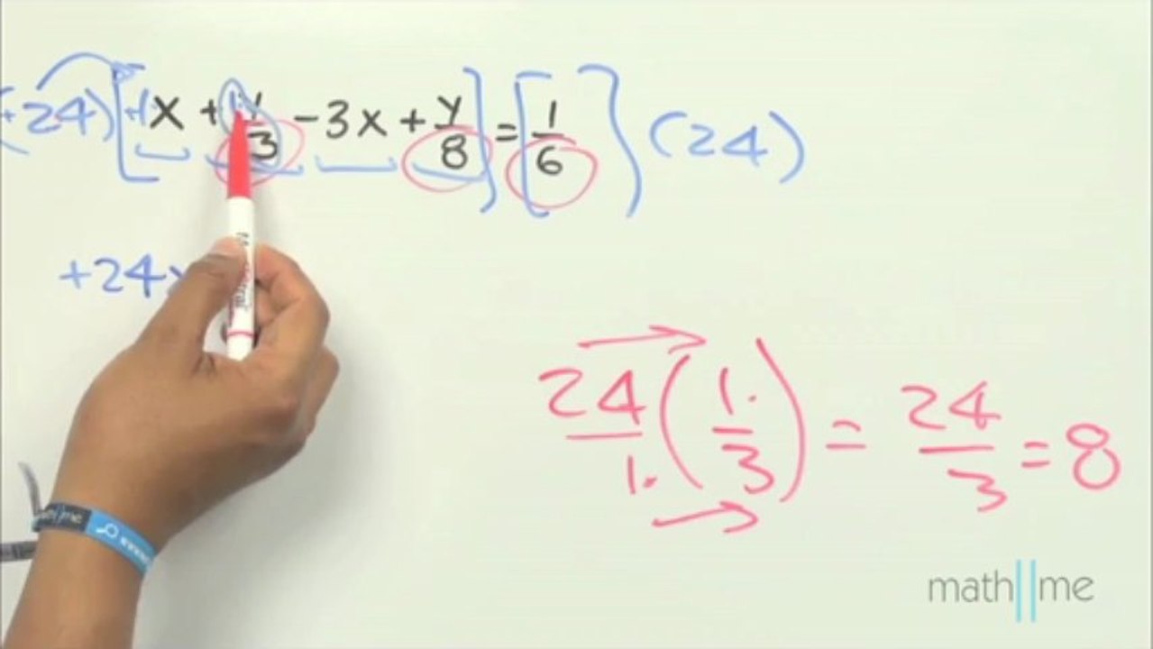 Convertir un sistema lineal 2x2 de fracciones a enteros
