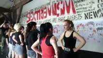 Dans le camp d'entraînement parisien des Femen