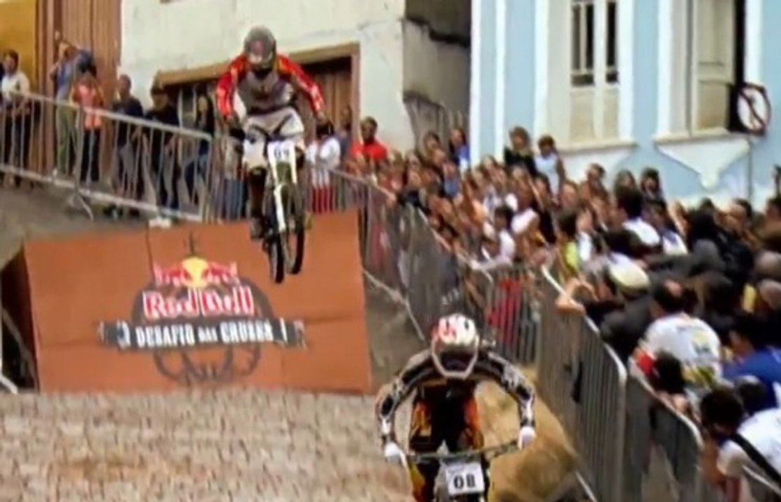 Urban Downhill MTB in Brazil - Red Bull Desafio das Cruzes 2013