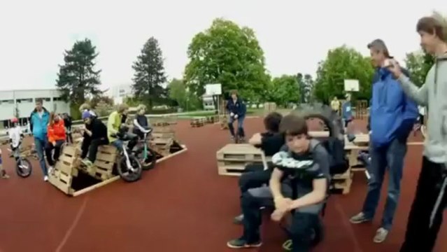 Unicycle world record / Прыжок на одноколесном велосипеде 132 см