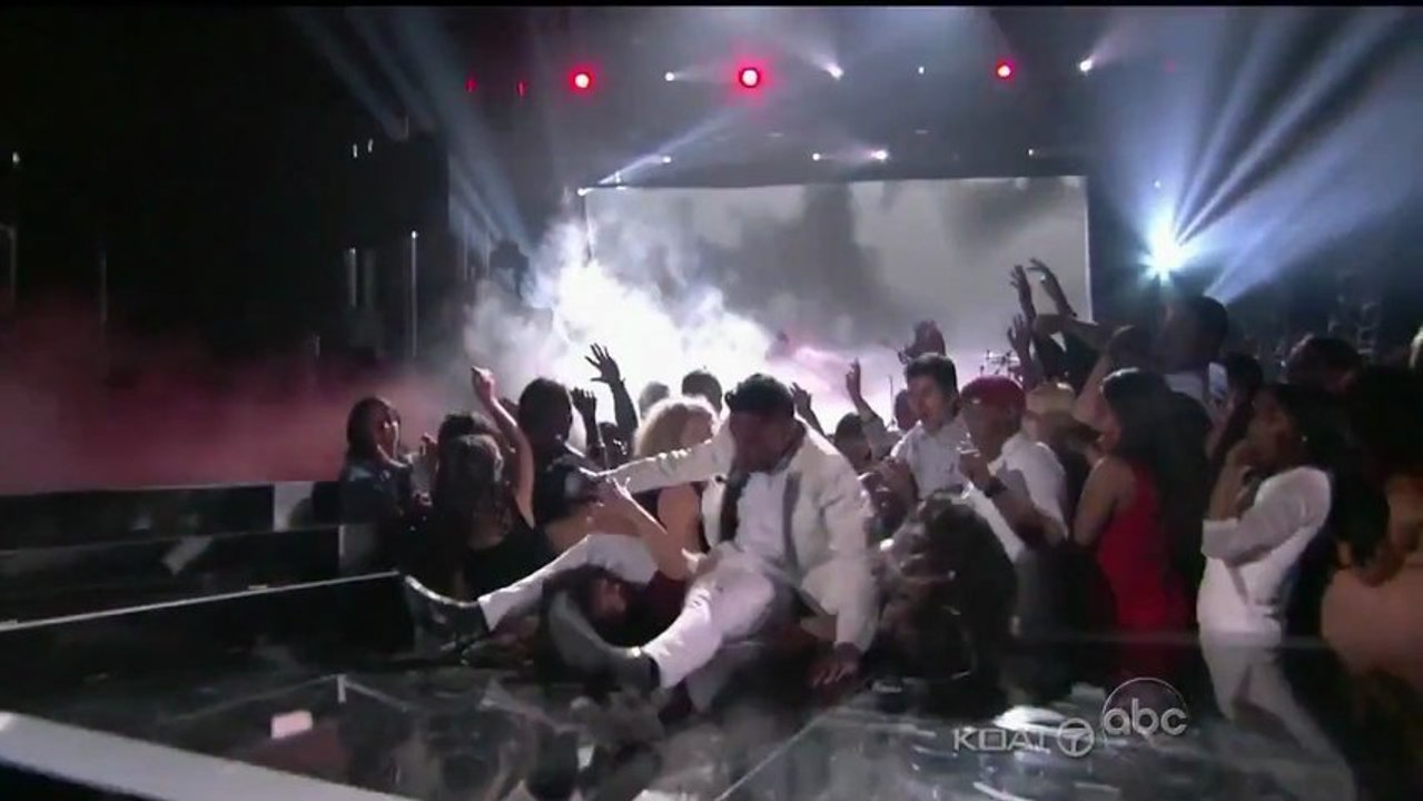 Singer Jumped on Women at Billboards Music Awards 2013