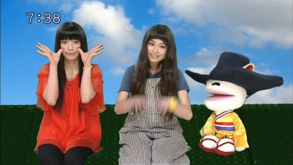 saku2 13 05 21 2　2人合わせてちょうど布袋さんくらい....miwaちゃん登場