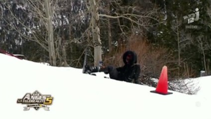 Chutes en série pour Nabilla au ski !