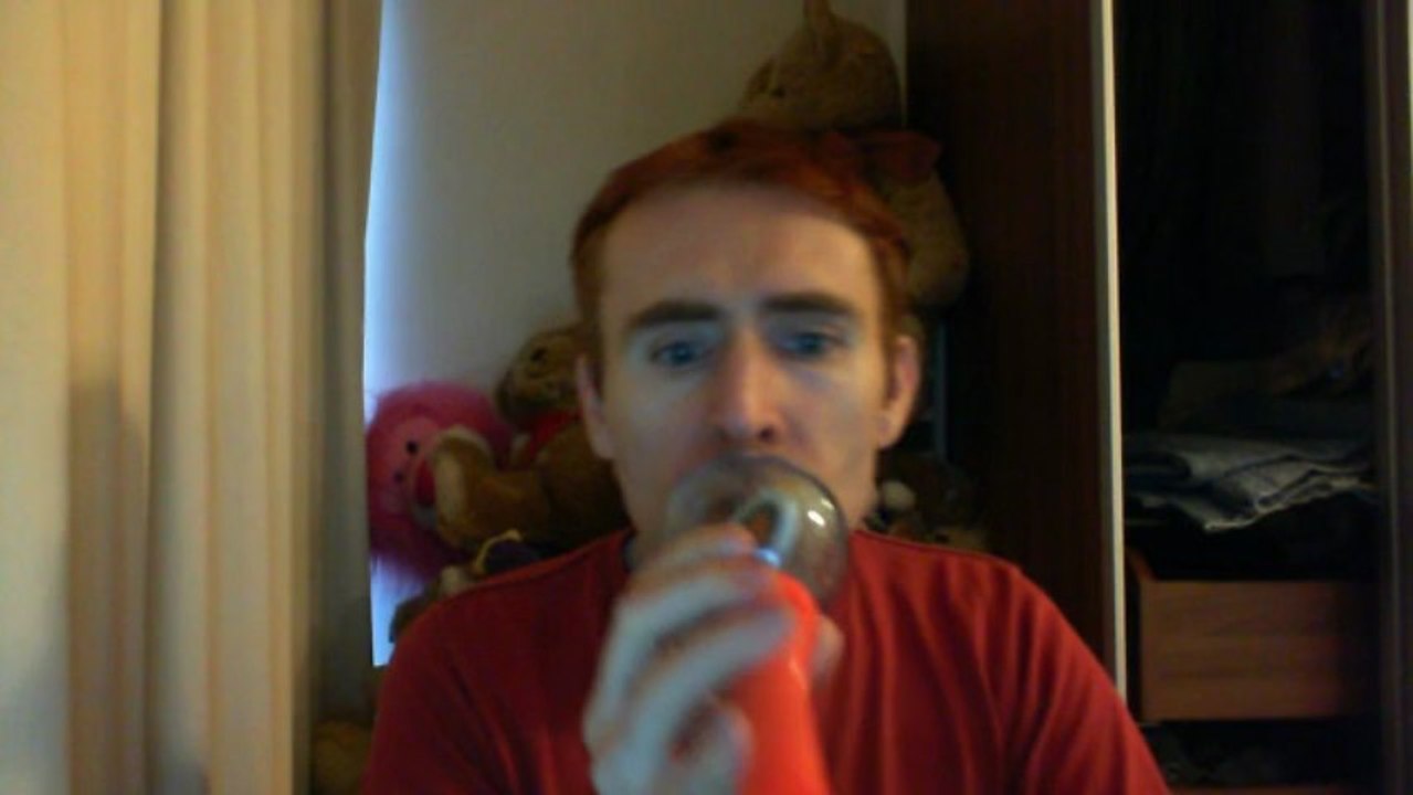 Wiwi égratigne "le son qui bam bam" de Keen'V