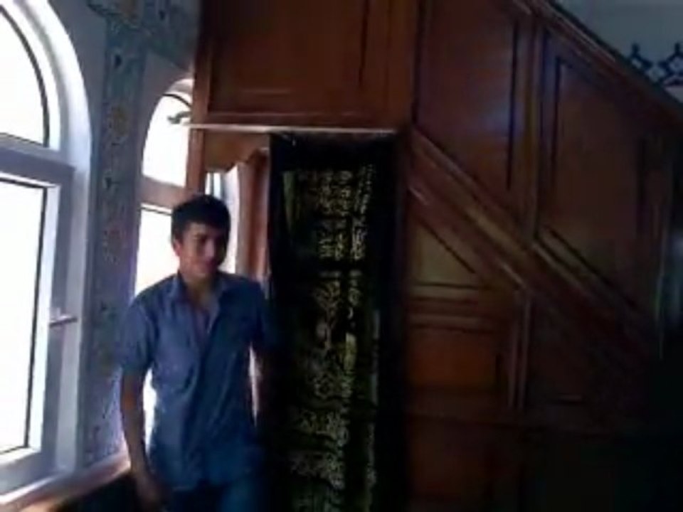 öğrencimiz Serhat  öğle ezanı okuyor